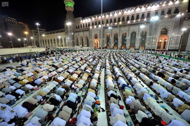إحياء ليلة القدر.. تتنوع الدول والتضرع وَاحِدُ