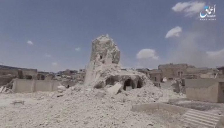 آثار الدمار واضحة على مسجد النوري - رويترز 