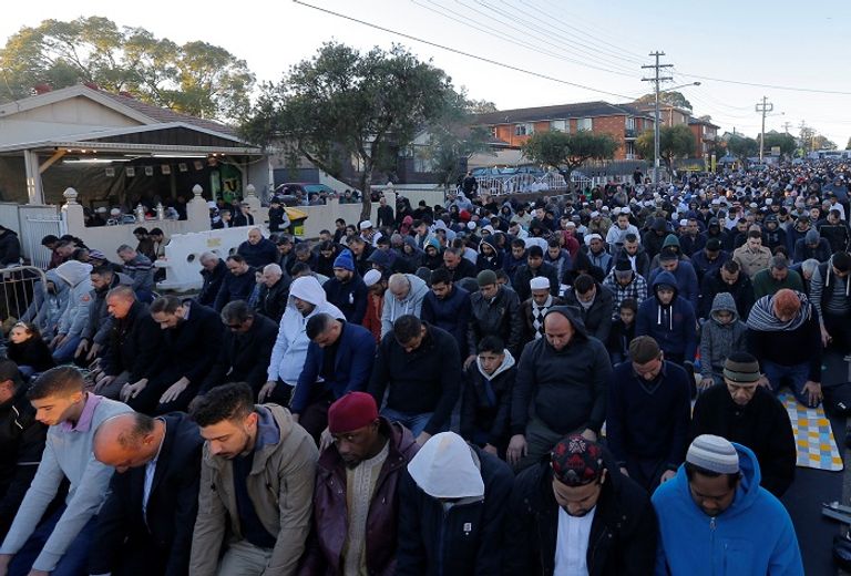 احتفالات الملسلمين بعيد الفطر حول العالم