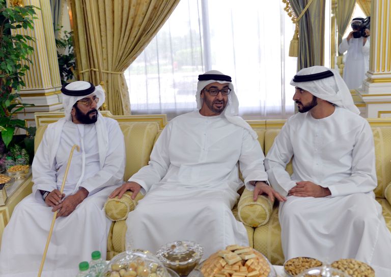 الشيخ خليفة بن زايد آل نهيان يستقبل حكام الإمارات 