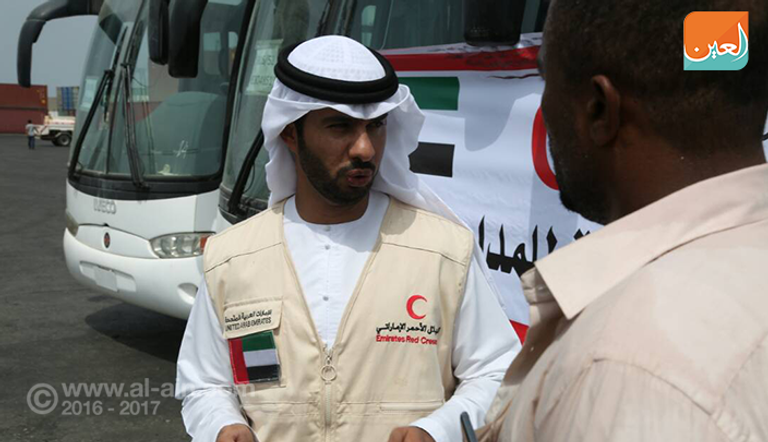 وصول الحافلات الإماراتية للمدارس والأندية في اليمن