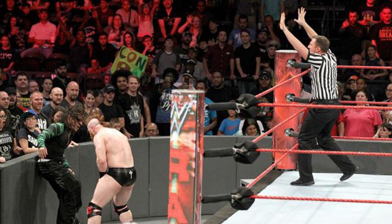 شيموس وسيزارو بعد نهاية النزال