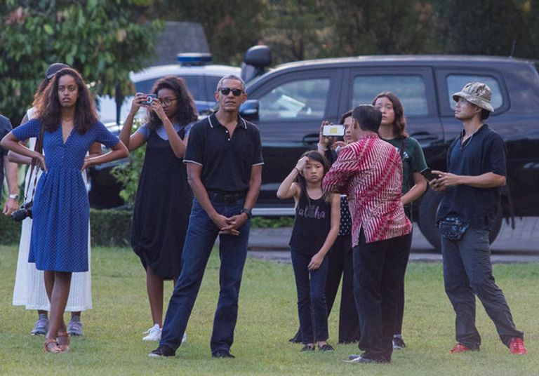 الرئيس الأمريكي السابق باراك أوباما مع أسرتة فى عطلة