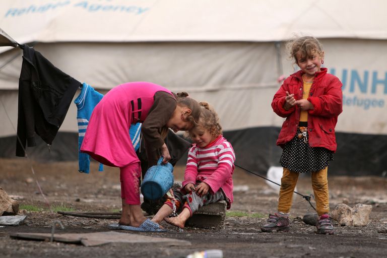 مخيمات لجوء على أطراف الرقة السورية