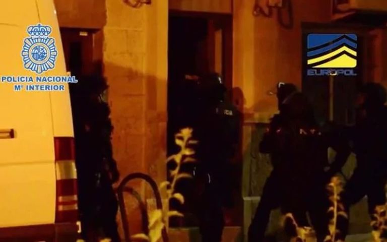 تشادليوي كان يستخدم يوتيوب لتجنيد عناصر "داعش"- تلجراف