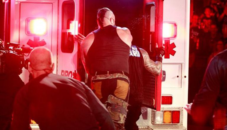 برون سترومان يعتدي على رومان رينز