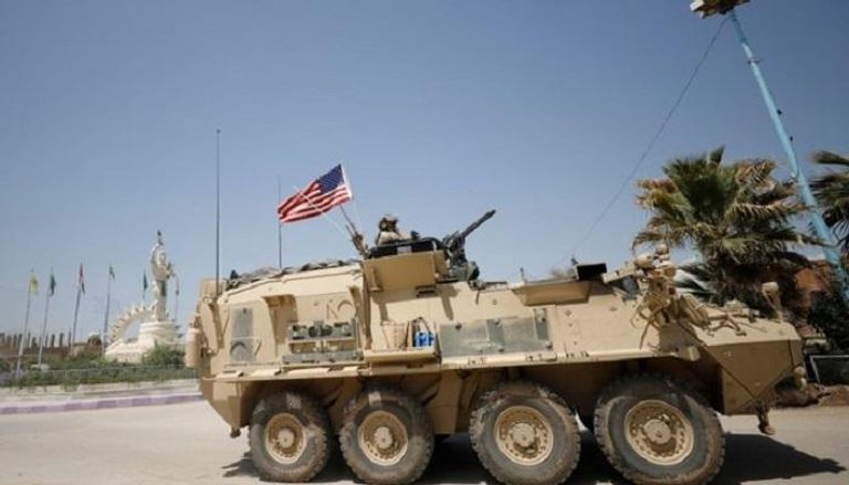 مركبة تابعة للجيش الأمريكي في شمال سوريا (رويترز)