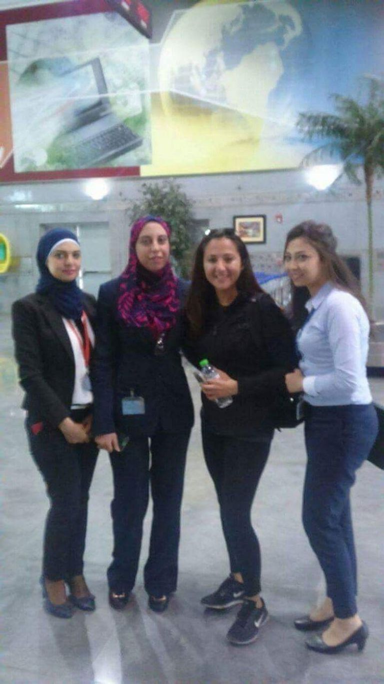 اللاجئة الأفغانية شيستا ويز