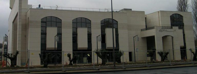 المسجد الذي شهد محاولة الدهس