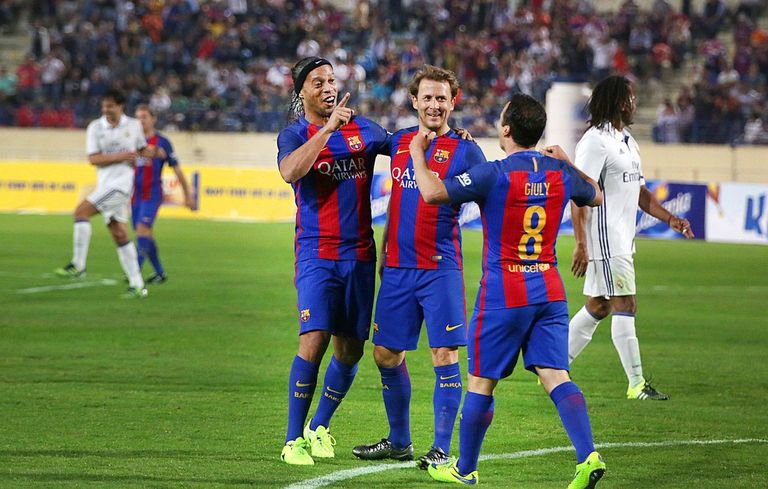 أساطير مانشستر يونايتد وبرشلونة