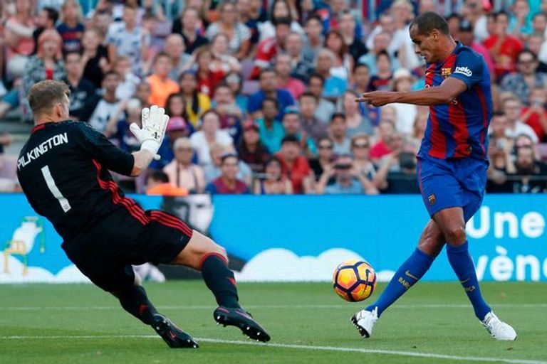 أساطير مانشستر يونايتد وبرشلونة