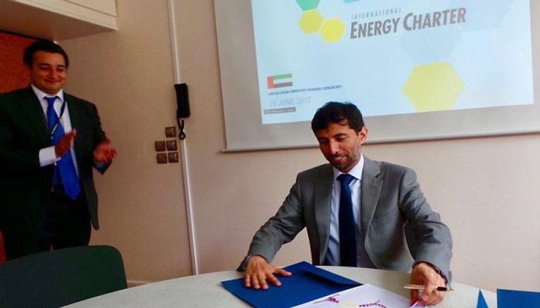 وزير الطاقة الإماراتي سهيل المزروعي يوقع على ميثاق الانضمام