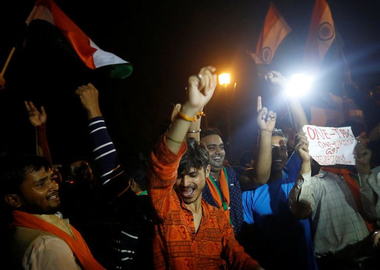 مسيرات تحتفل بتطبيق الضريبة الواحدة وسط أجواء من الفرحة