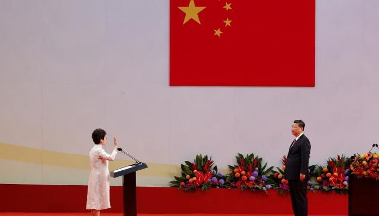 كاري لام تؤدي اليمين أمام الرئيس الصيني