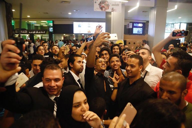 محمد رمضان مع أسرة الرئيس الراحل السادات