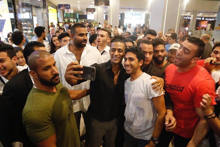 محمد رمضان مع أسرة الرئيس الراحل السادات