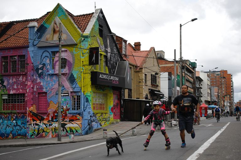 اقتناء جرو قد يجعل العلاقة الزوجية أكثر سعادة