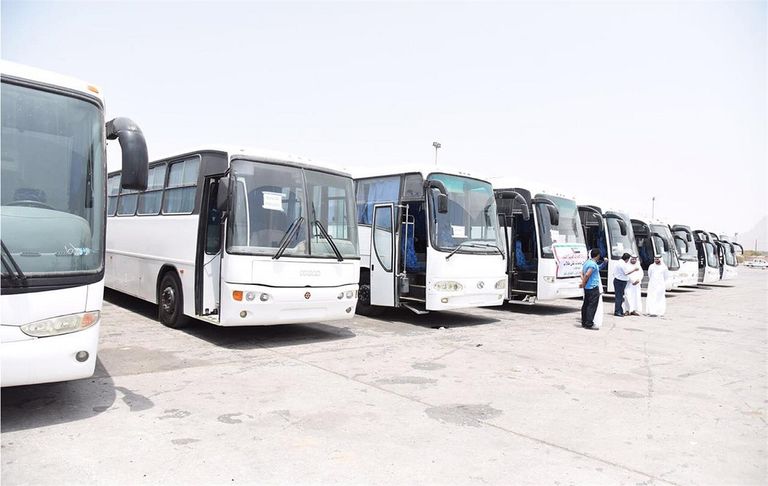 حافلات إماراتية دعما لقطاع التعليم بعدن