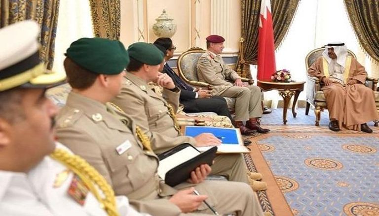 رئيس الوزراء البحريني يستقبل كبير مستشاري الدفاع للشرق الأوسط