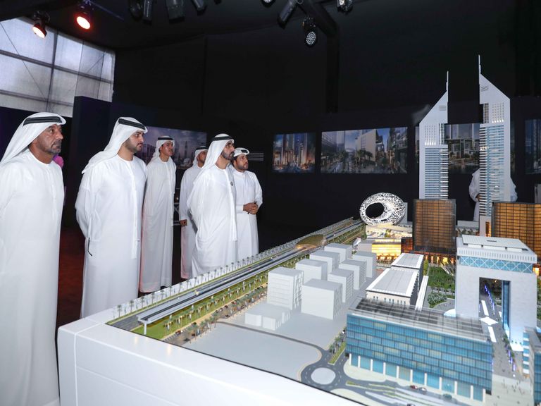 الشيخ محمد بن راشد يتفقد مشروع أبراج الإمارات