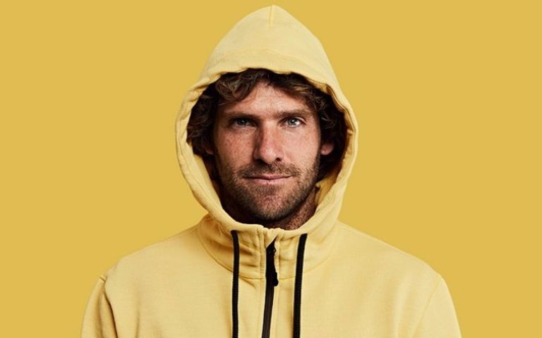 المعطف الأبدي غير قابل للتمزق أو الاحتراق