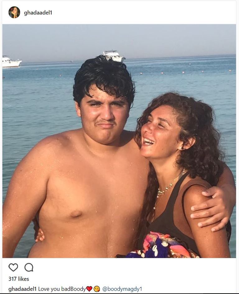 نجوم الفن يستمتعون بعطلاتهم الصيفية