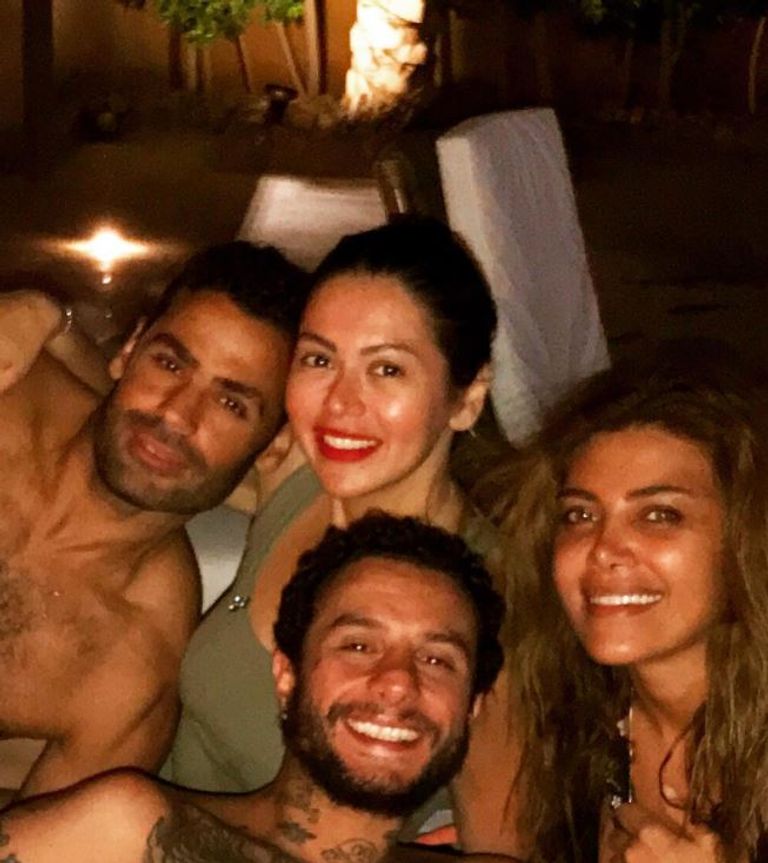 نجوم الفن يستمتعون بعطلاتهم الصيفية