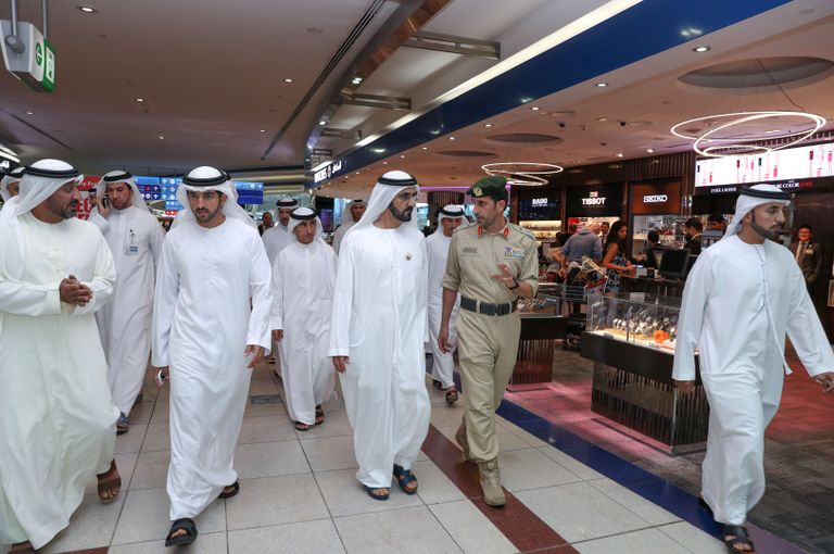 محمد بن راشد يطمئن على حركة المسافرين عبر مطار دبي الدولي