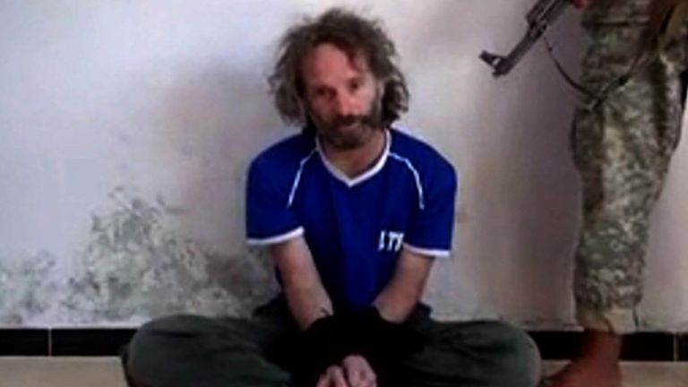 مظاهرة بباريس رفضا للتمويل القطري للإرهاب