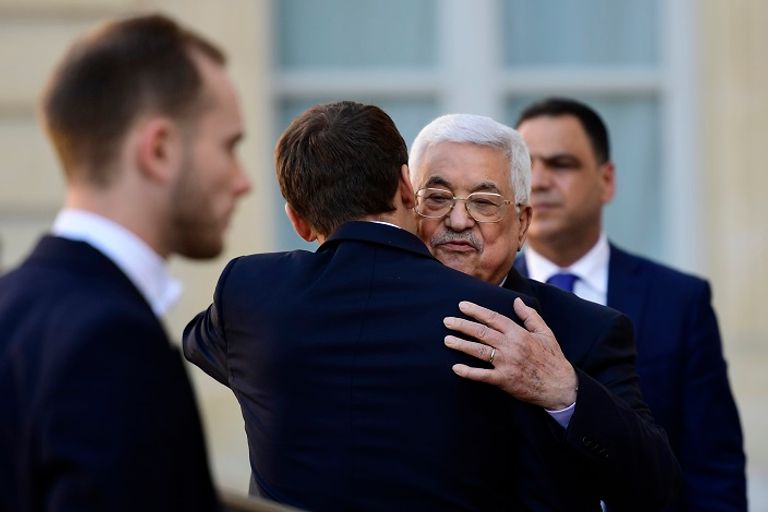 جانب من لقاء ماكرون وعباس