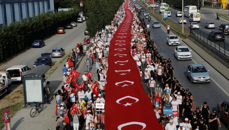 مسيرة للمعارضة فى تركيا تندد بمقصلة أردوغان