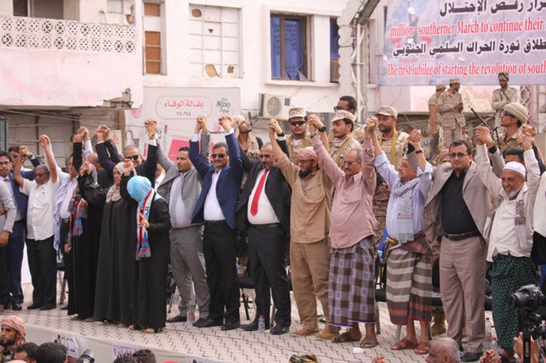 قيادات المجلس الانتقالي خلال المظاهرة (رويترز)