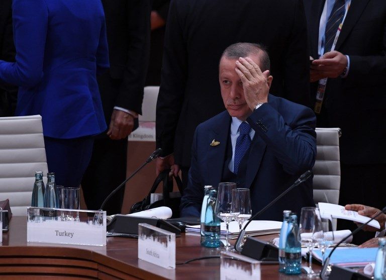 الرئيس التركي أردوغان بات متوترا خلال القمة