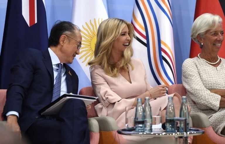 إيفانكا ابنة ترامب وسط رئيسا البنك وصندوق النقد الدوليين