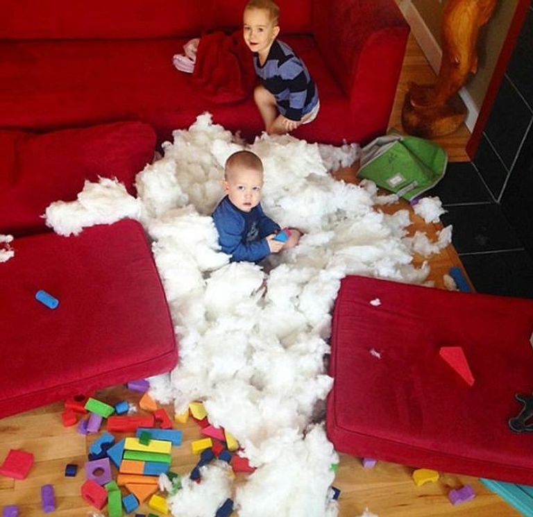 كوارث تسبب بها الأطفال في غياب ذويهم