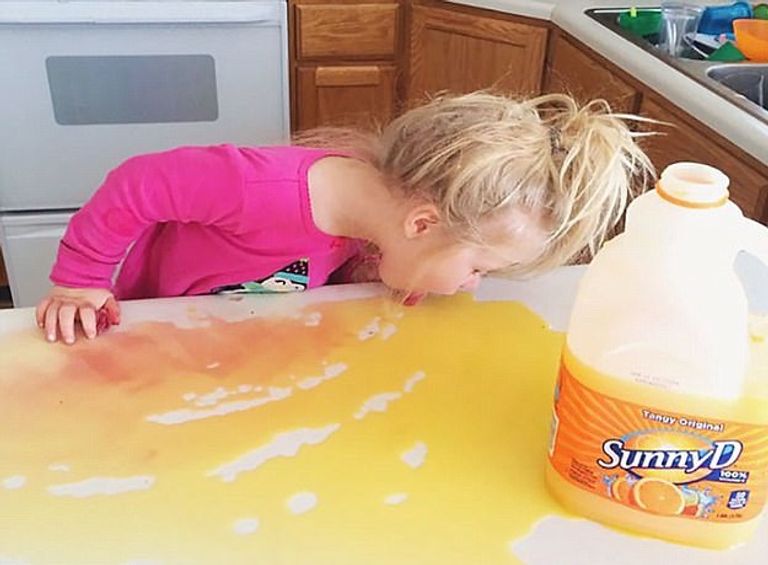 كوارث تسبب بها الأطفال في غياب ذويهم