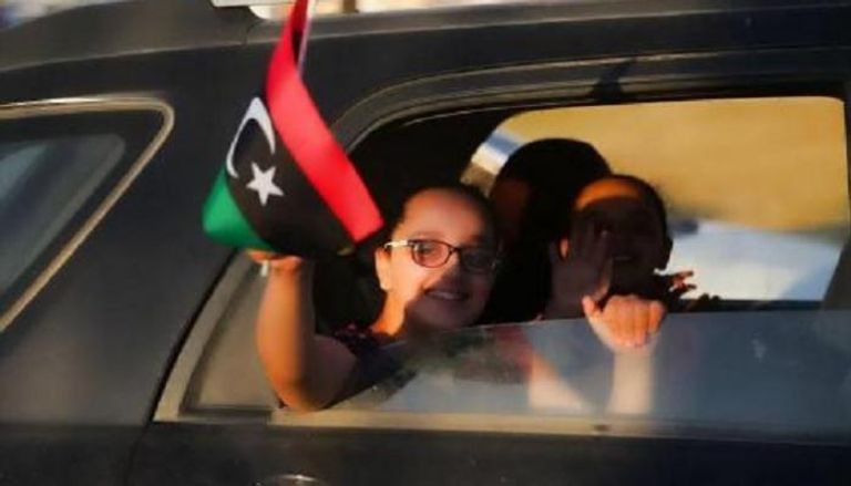 ليبيون يحتفلون بتطهير بنغازي من الإرهاب