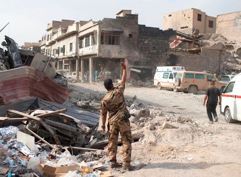 الأطباء من 3 جنسيات مختلفة