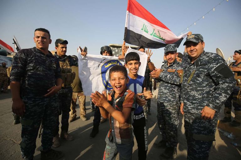العراقيون في بغداد يحتفلون بتحرير الموصل
