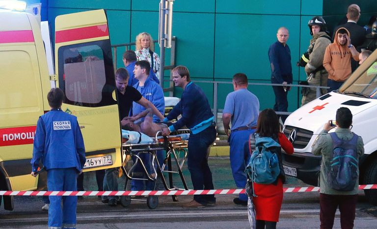 عربات المطافئ تحاصر مكان الحريق (الفرنسية)