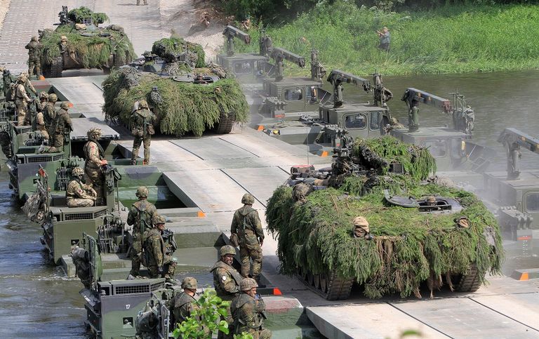 وزير الدفاع الأمريكي، جيمس ماتيس، في ليتوانيا (الفرنسية)