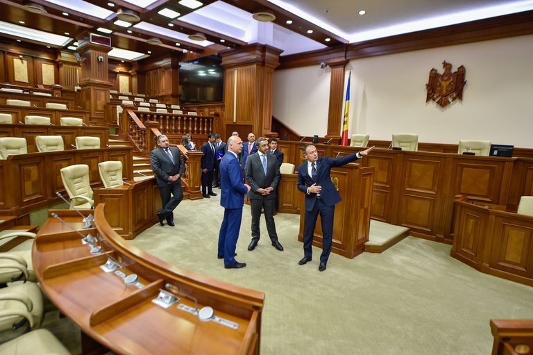 الشيخ عبدالله بن زايد آل نهيان وزير الخارجية والتعاون الدولي الإماراتي