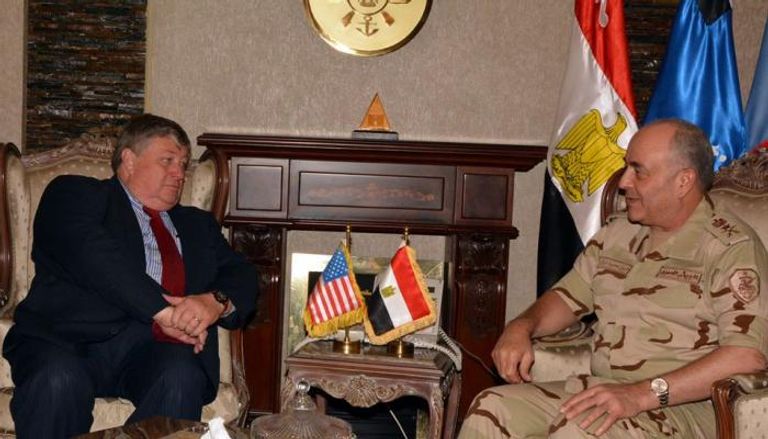 لقاء السفير الأمريكي لدى ليبيا بالقائد العسكري المصري محمود حجازي