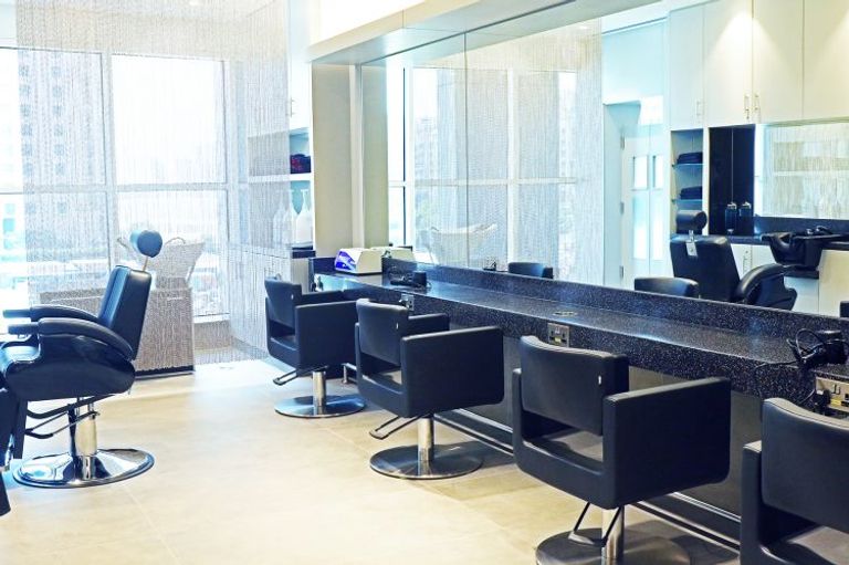 مركز تجميل توني آند جاي في جزيرة النخلة