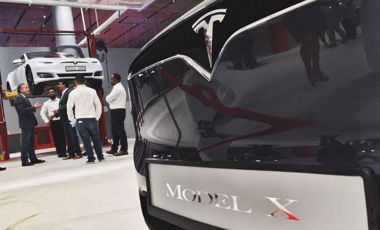 جانب من افتتاح المتجر الأربعاء