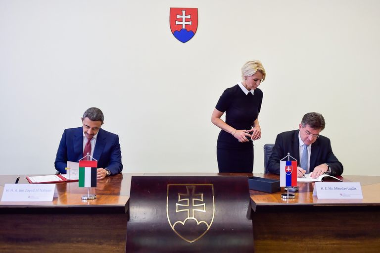 الشيخ عبدالله بن زايد آل نهيان ووزير خارجية سلوفاكيا