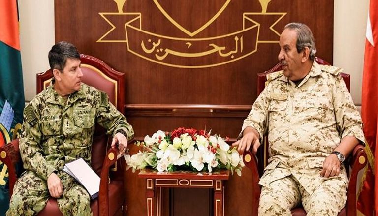 قائد عام قوة دفاع البحرين يستقبل قائد البحرية الأمريكية 