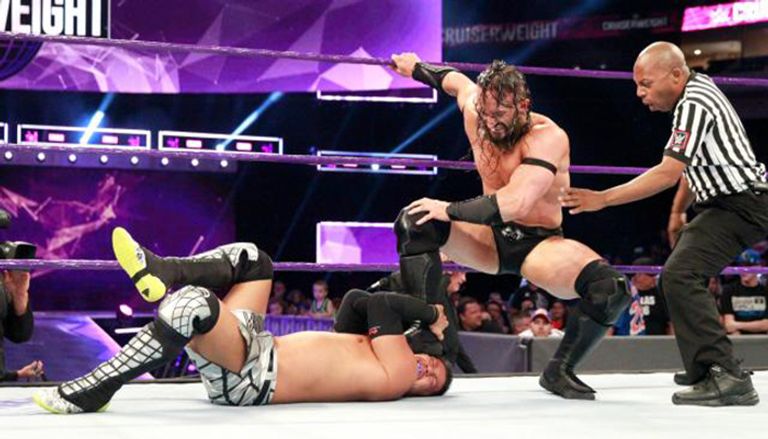 من نزال بروك ليسنر وساموا جو