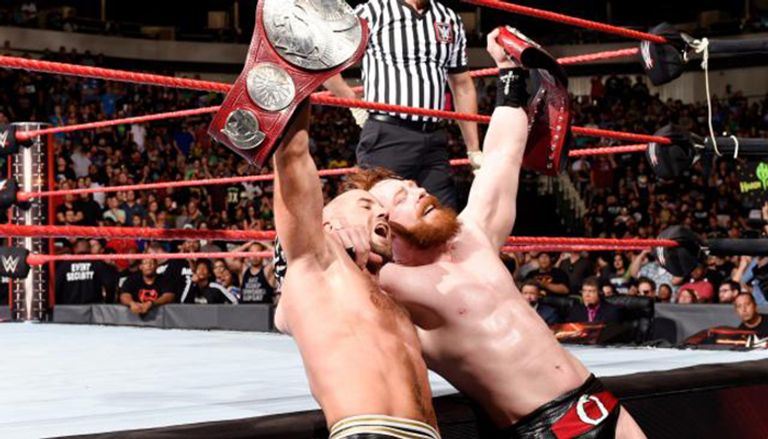 من نزال بروك ليسنر وساموا جو