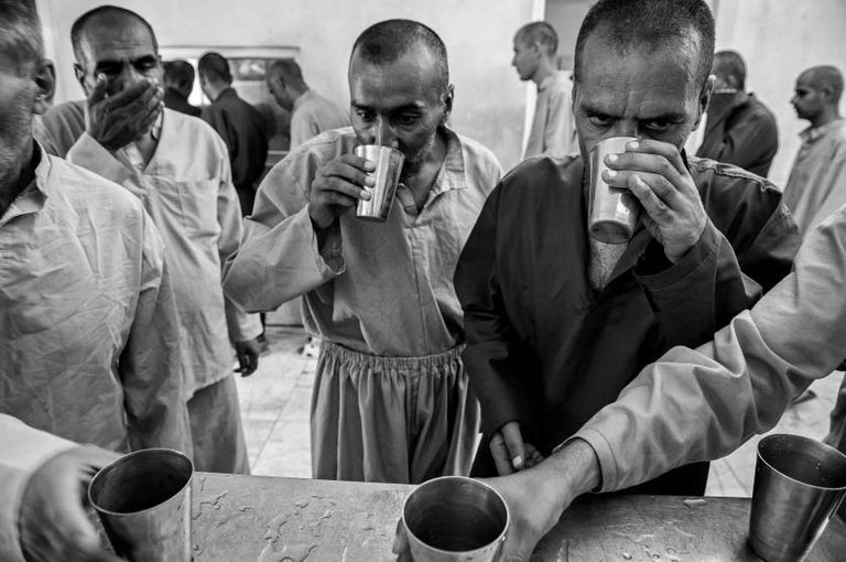 صور نقلتها مجلة تايمز عن مستشفى طهران المركزي عام 2014